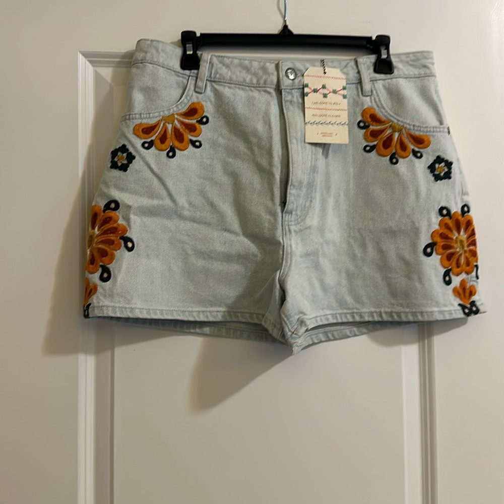 NWT Farm Rio for Anthropologie embroidered, floral denim shorts.
